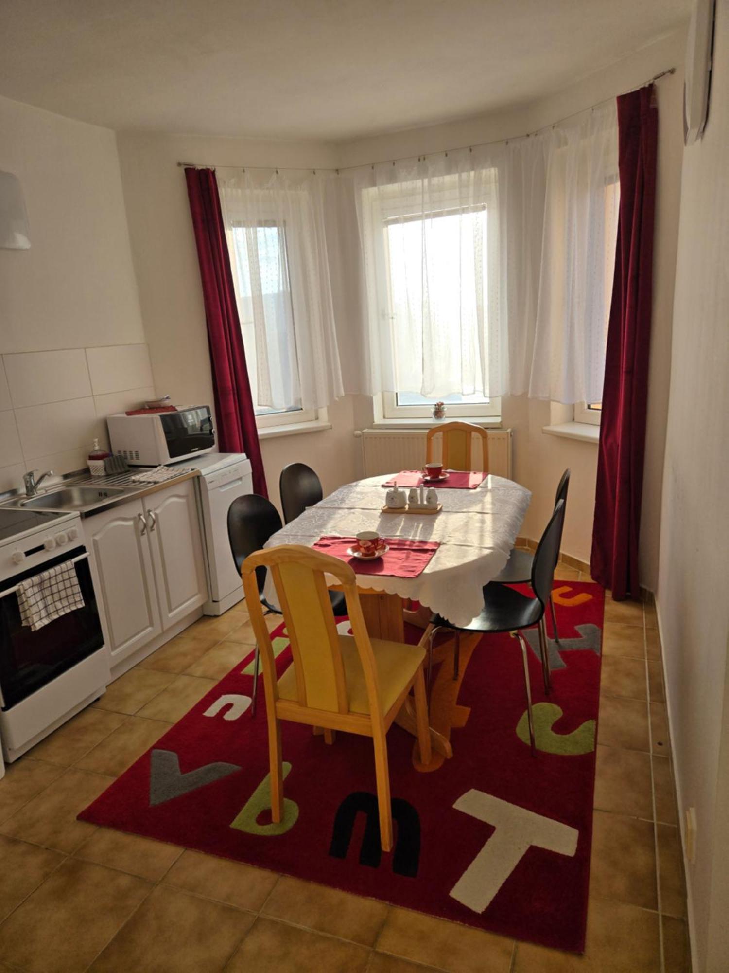 Appartement In Nitra Under The Zobor-Hill Екстериор снимка
